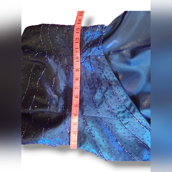 Shimmering blue gown - Picture 8 of 11